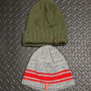 ⭐ Lot Of 2 Hats, Oakley And Coca Cola Olive Green and Gray Beanie Set
